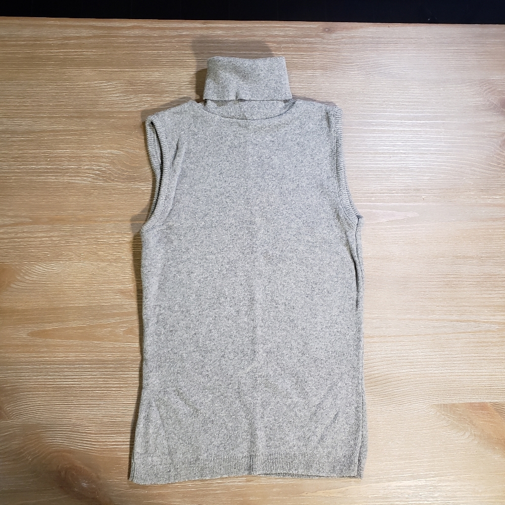 Rare! NWT! Vintage early 2000s Sleeveless Turtleneck Top